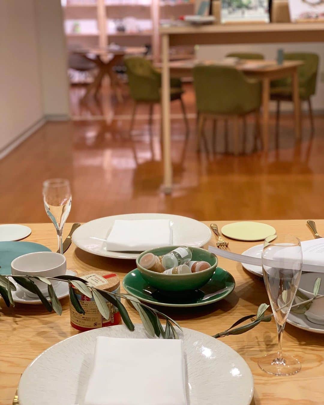 メゾン・プルミエール アット ロビンズのグルメインスタ