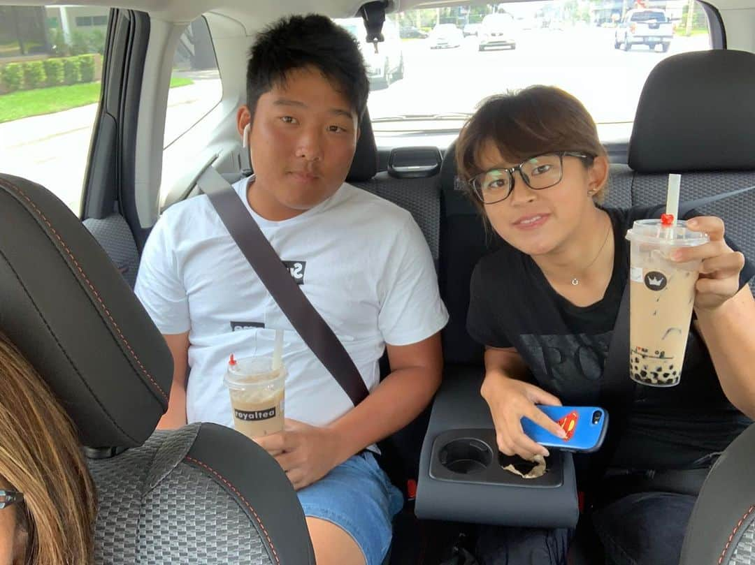 長野未祈さんのインスタグラム写真 - (長野未祈Instagram)「It was a relaxing day, very chill,but My eyes ache because of the sun. My eyes are swollen.Then, he hits a big,and his golf is amazing!」7月7日 6時52分 - minorinagano