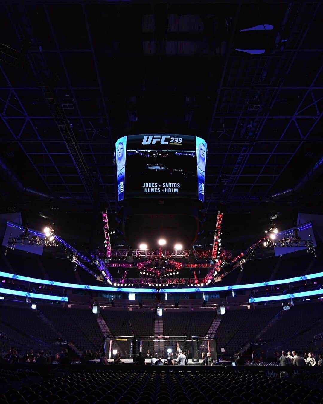 UFCさんのインスタグラム写真 - (UFCInstagram)「The lights are always brighter for IFW. #UFC239」7月7日 6時53分 - ufc