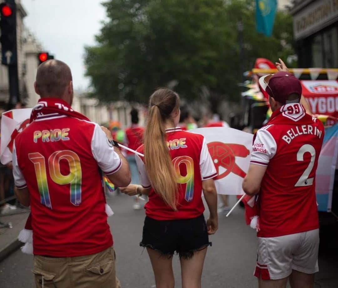 アーセナルFCさんのインスタグラム写真 - (アーセナルFCInstagram)「🌈 Thanks for flying our flag high at #PrideInLondon ⁠ ⁠ #ArsenalForEveryone - and it always will be 🔴⁠ ⁠ 📸credit: @probablyedith」7月7日 7時20分 - arsenal