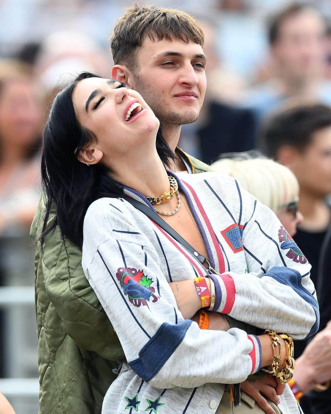 Just Jaredさんのインスタグラム写真 - (Just JaredInstagram)「@dualipa and @anwarhadid are dating! The new couple was spotted cuddling up at a concert in London on Saturday. Tap this photo at the link in bio for more details and pics. #DuaLipa #AnwarHadid Photo: Getty」7月7日 7時40分 - justjared