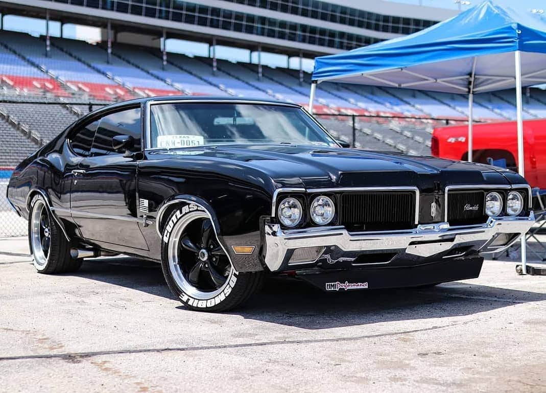 Classics Dailyさんのインスタグラム写真 - (Classics DailyInstagram)「1970 Oldsmobile Cutlass  _ Owned by @blackbetty1970olds #Oldsmobile #Cutlass #americanmuscle #musclecar #classic #restomod #speed #vehicles  #cargram #carstagram #amazing_cars #fastcar #motors #engine #horsepower #musclecar」7月7日 8時03分 - classicsdaily