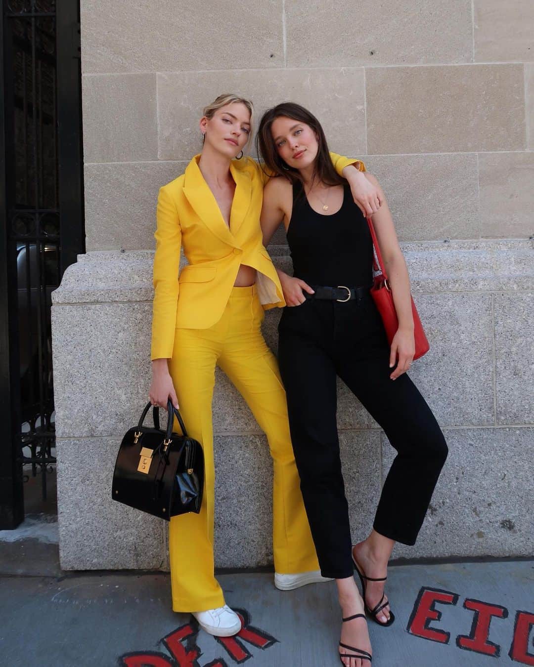 エミリー・DiDonatoのインスタグラム：「Shot a video with one of my favorite babes in the game @marthahunt for YouTube 🎥💄 Link in BIO!」