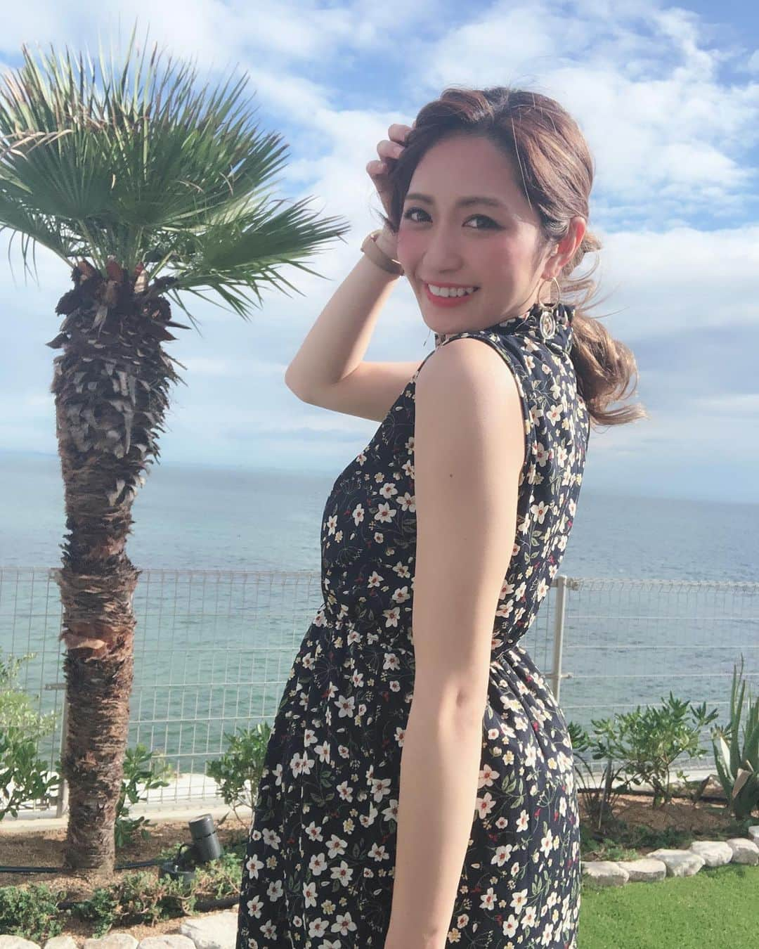 塩崎莉乃さんのインスタグラム写真 - (塩崎莉乃Instagram)「. 淡路島❤︎❤︎ . . カラコンはLaniconのghostブラウン14.2㎜👀 裸眼とそこまで大きさ変わらんナチュラル！ . 新しくgetしちゃったんやけども。 すっぴんでまーーったく違和感ないカラコン🥺❤︎ . . 半年から一年使えるの有難い〜〜 いつも1dayより1ヶ月〜派🙋‍♀️🙋‍♀️🙋‍♀️🙋‍♀️ . . . . . . . .  #Lanicon #ラニコン #カラコン #通販 #ghostブラウン #送料無料 #1年 #目 #コンタクト #ナチュラルメイク #eye #naturalmake #make #makeup #カラコンレポ #camera #写真 #picture #instalike #instaselfie #l4l #l4f #いいね返し」7月6日 23時34分 - riinon