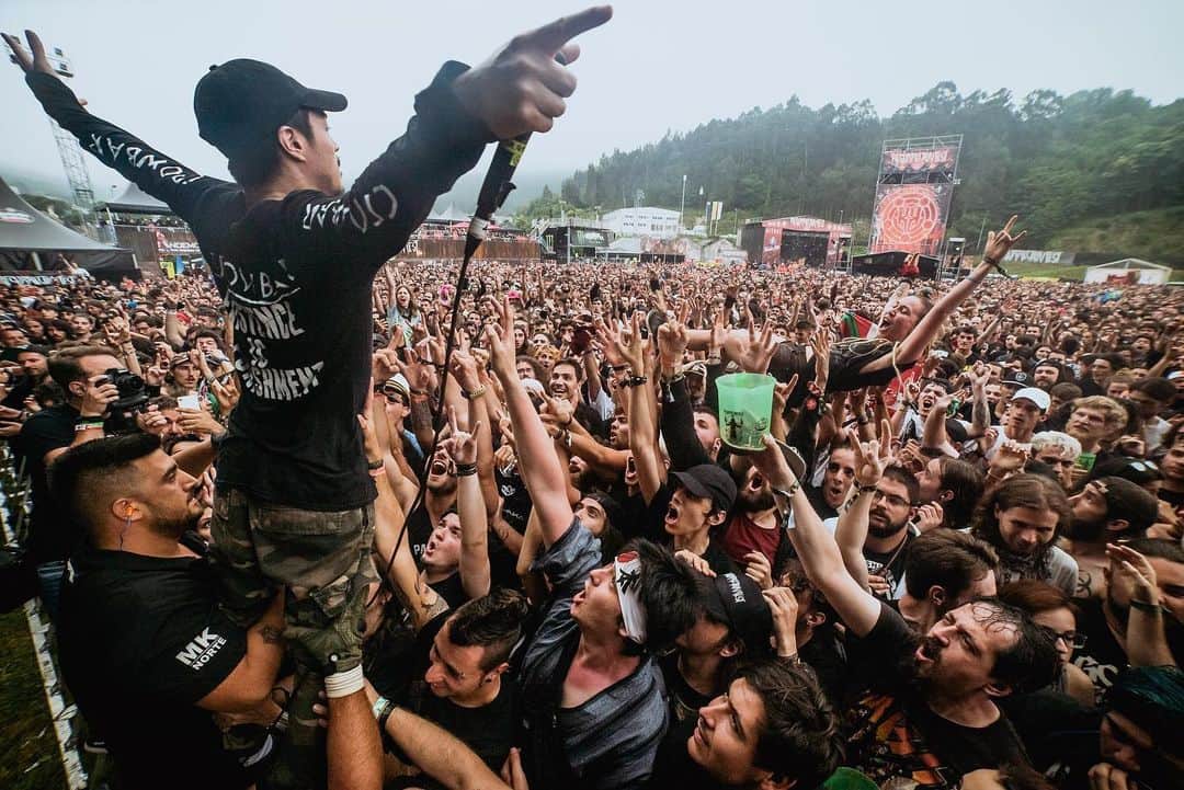 Crystal Lakeさんのインスタグラム写真 - (Crystal LakeInstagram)「Thank you @resurrectionfest 2019!! Just one word “MASSIVE”. Hope to see you next year!! .  Photo: @johngyllhamn  #CrystalLake #Helix WorldTour2019 #ResurrectionFest」7月6日 23時27分 - crystallake777