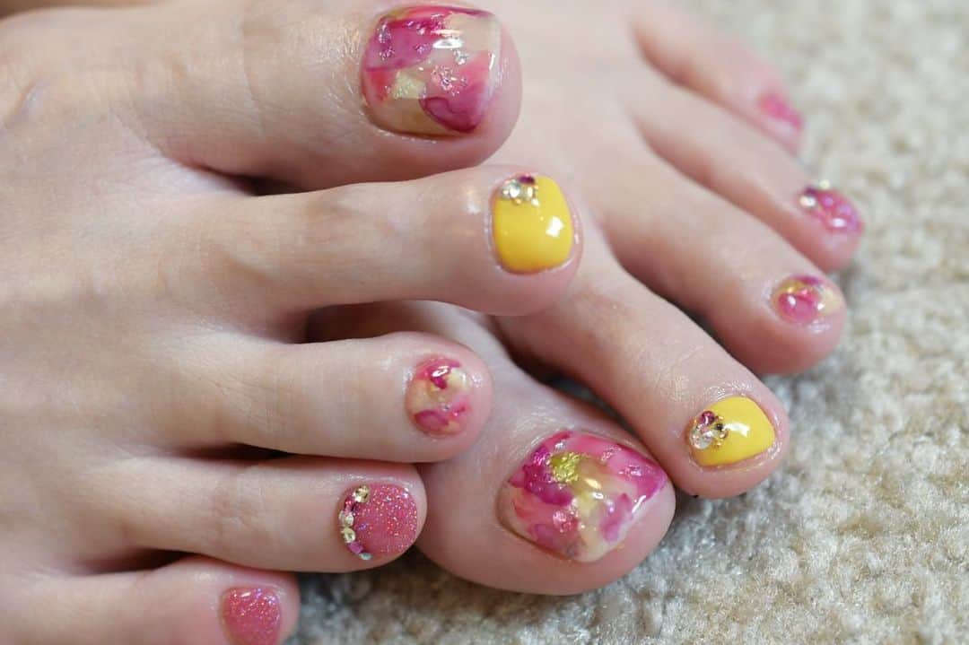 Yuka Maeda ::manicurelistのインスタグラム：「大阪市北区 梅田.中崎町.駅から徒歩7分🚶‍♀️ CADENAS nail eyelash  マツエクアカウント @cadenaseyelash LINE:@ cadenas 🆔検索🙋‍♀️ tel:06-4792-8617. cadenas.nail@gmail.com.  #5ever #husky #love #idk #nanook #beautiful #cute #instachile #fashion #nails #tbt #igers #chile #follow #instadaily #instagood #girl #me #swag #tflers #retrica #followme #tagsforlikes #amazing #smile #happy #picoftheday #photooftheday #tropjazz #footnail」