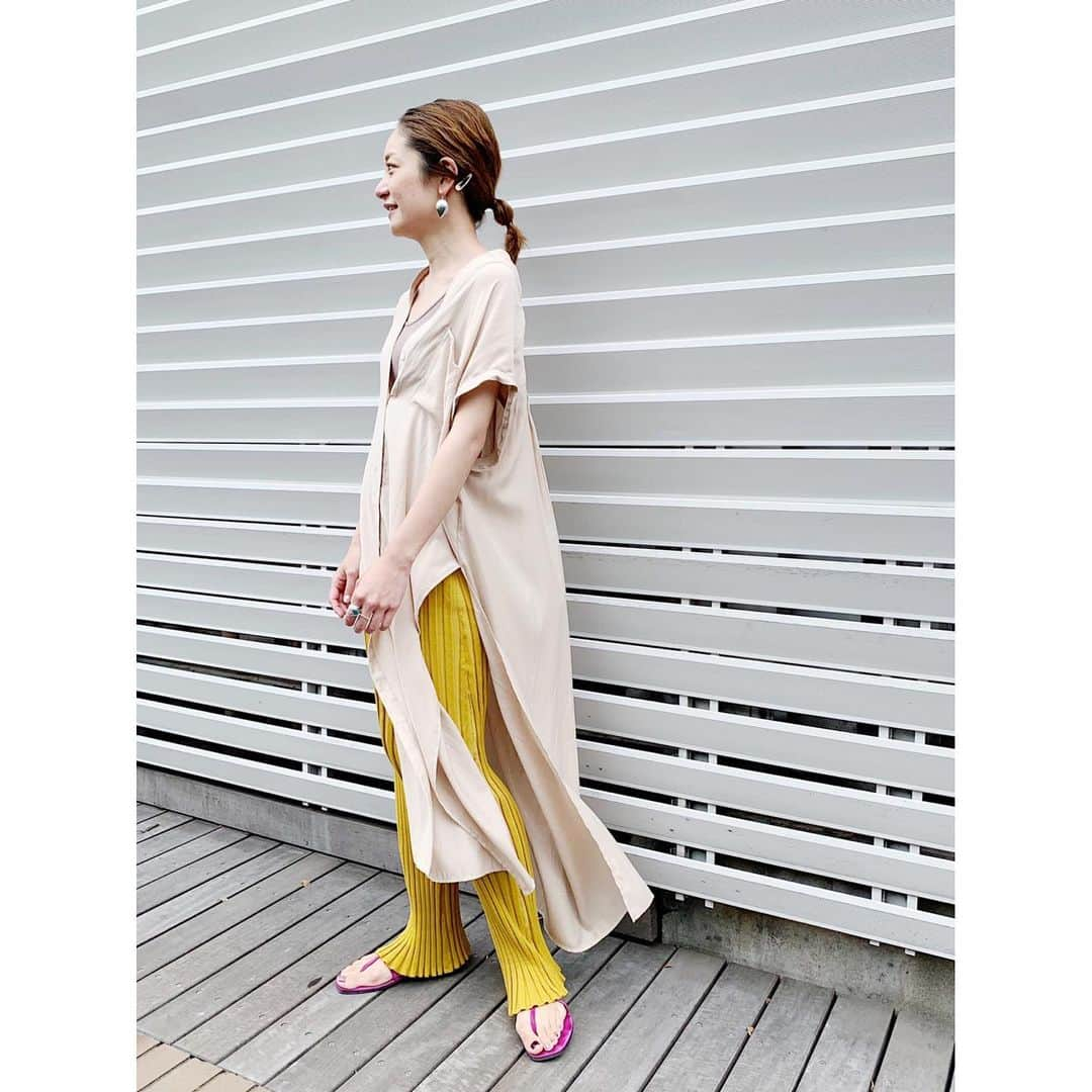 川島幸恵さんのインスタグラム写真 - (川島幸恵Instagram)「😊😊😊﻿ ﻿ BEIGE✖️YELLOW✖️PINK💛💞﻿ ﻿ #SHENERY_official﻿ #dress #SHENERY﻿ #pants #demylee﻿ #sandals #alumnae﻿ #fashion #styling #yellow #pink #beige」7月6日 23時32分 - sachie118