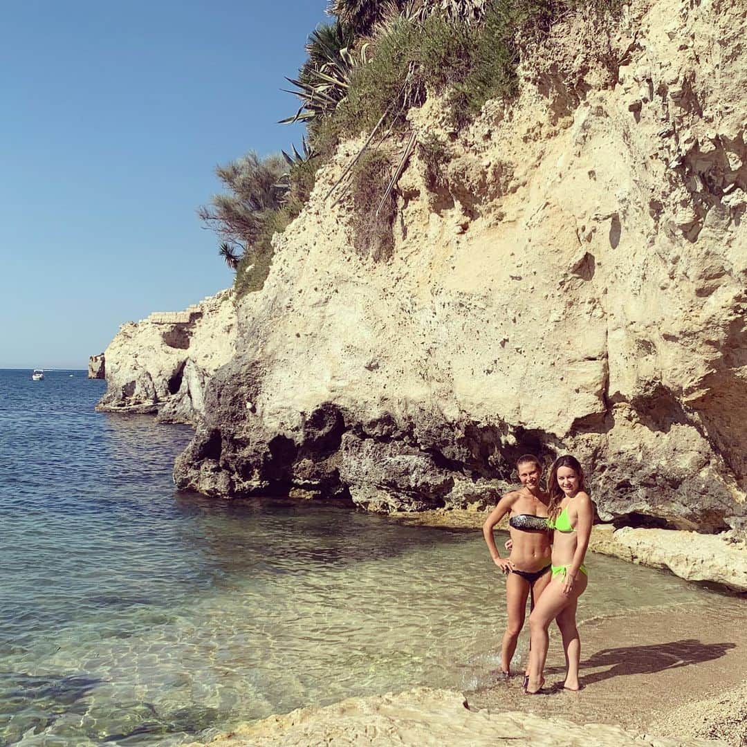 カロリーナ・モスケーニさんのインスタグラム写真 - (カロリーナ・モスケーニInstagram)「Back home after a week of pure joy ❤️ #love #lifewithsmile #friends #sicilia #siracusa #marzamemi #ortigia #bodyrafting #beach #sea #sun #waves」7月6日 23時45分 - carolinamoscheni