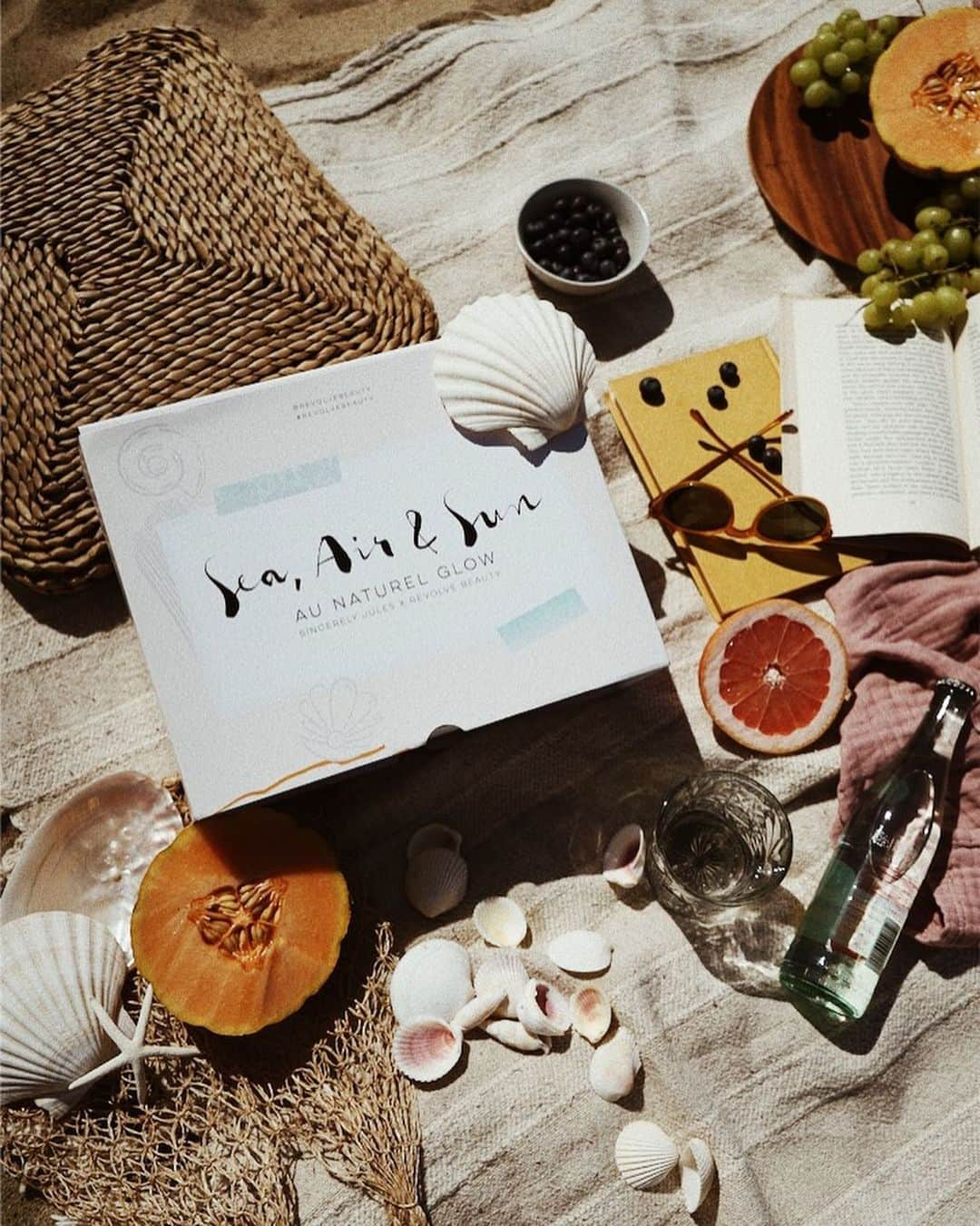 ジュリー・サリニャーナさんのインスタグラム写真 - (ジュリー・サリニャーナInstagram)「YAY GIVEAWAY!! 💕 to celebrate the launch of my SEA, AIR & SUN: Au Naturel Glow Beauty box with @revolvebeauty, we’re giving 5 lucky beach babes my beauty box PLUS $500 gift card to shop on @revolve! ☀️🌊🐚 Excited to make your summer extra glowy with all of my beauty must-haves!  here’s how to enter: ✔️ follow @sincerelyjules, @revolve + @revolvebeauty ✔️ tag 3 friends in the comments below ✔️ like this post  giveaway ends 7/8 at 11:59pm PST. winners will be notified via DM. GOOD LUCK!  we'll be choosing 5 lucky winners, selected at random. Entry period: 5:00 a.m. PST on 7/6/19 to 11:59 p.m. PST on 7/8/19. No purchase or payment necessary to enter or win. A purchase will not increase your chances of winning. Odds of winning depend on the number of eligible entries received. Five winners will be randomly chosen among all eligible entrants who are persons who follow the steps listed above or enter via the alternate mail-in method of entry. Void where prohibited. See official rules for more details. official rules: http://rvlv.me/summergiveawayrules #sweeps #giveaway #revolve #revolvebeauty #summer #beautybox #sincerelyjules」7月6日 23時45分 - sincerelyjules