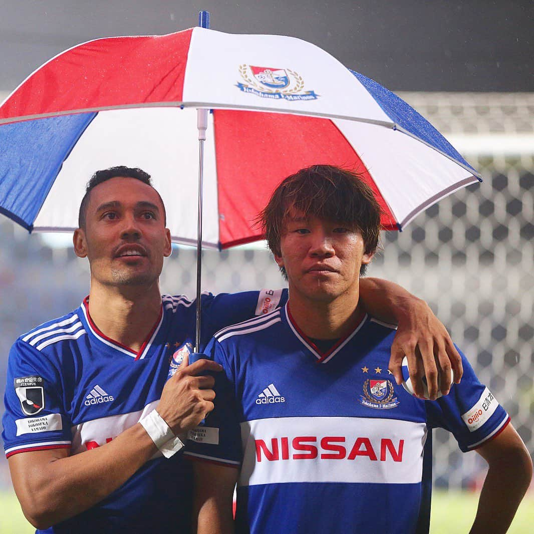 Goal Japanさんのインスタグラム写真 - (Goal JapanInstagram)「. ＼雨中の上位対決を制したのは？☔️／ エースの決勝点で横浜FMが勝利し、暫定2位に浮上‼︎ (Photo:J.LEAGUE) . 🏆#明治安田生命J1リーグ 第18節 🆚#横浜Fマリノス 1-0 #大分トリニータ ⚽️#エジガルジュニオ(74分) . #soccer #football #jleague #J1 #fmarinos #yokohamafmarinos #trinita #oitatrinita #サッカー #フットボール #Jリーグ #コトシハJガハンパナイ #⚽」7月6日 23時45分 - goaljapan