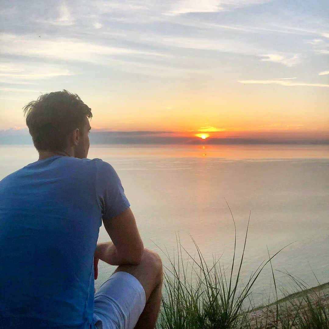 ダグラス・ラザノさんのインスタグラム写真 - (ダグラス・ラザノInstagram)「Those Northern Michigan sunsets... #puremichigan #sunset #friendsarefamily」7月6日 23時47分 - douglasrazzano