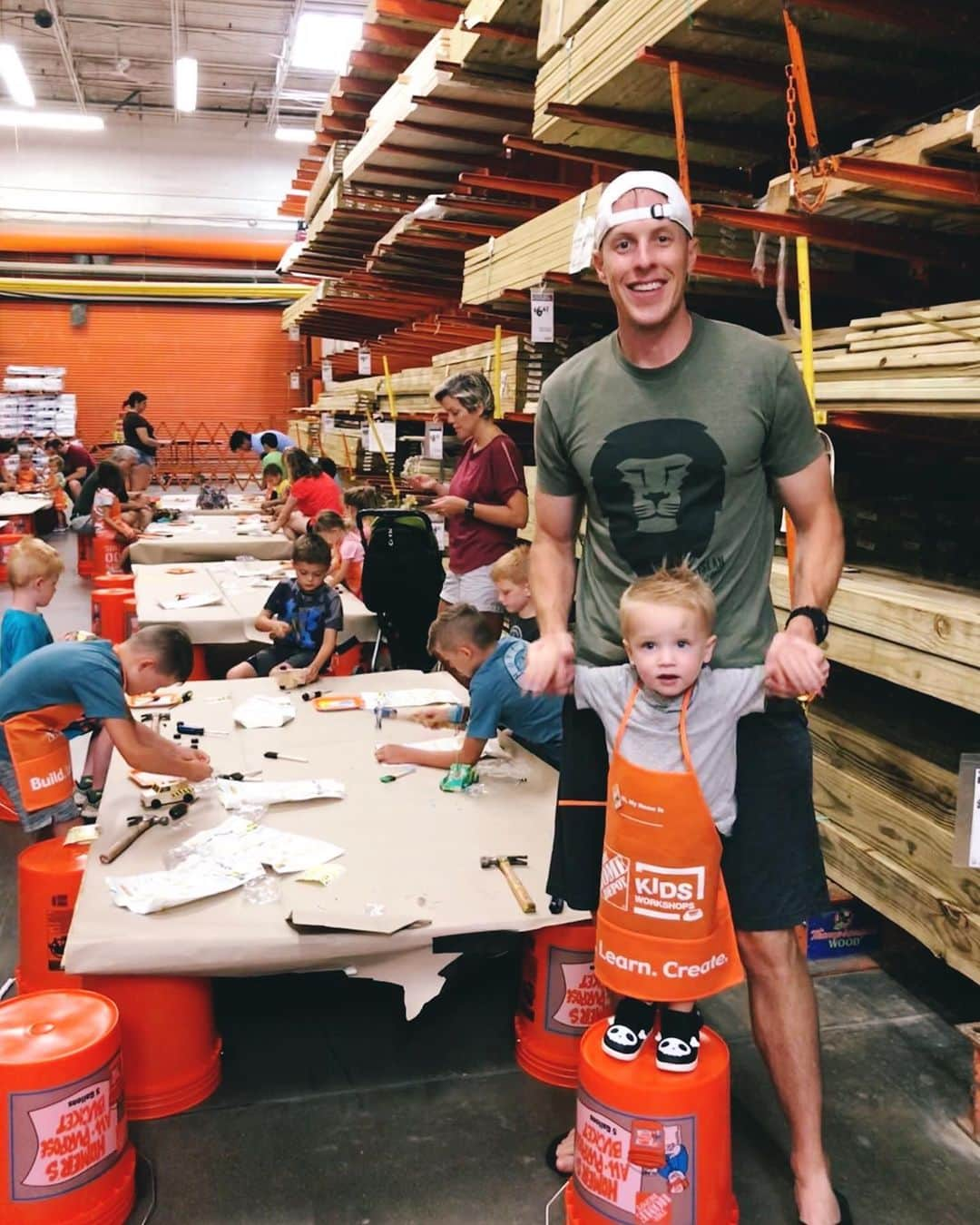 カーリー・パターソンさんのインスタグラム写真 - (カーリー・パターソンInstagram)「The first of many @homedepot trips with Dad🧡」7月7日 0時17分 - carlypatterson04