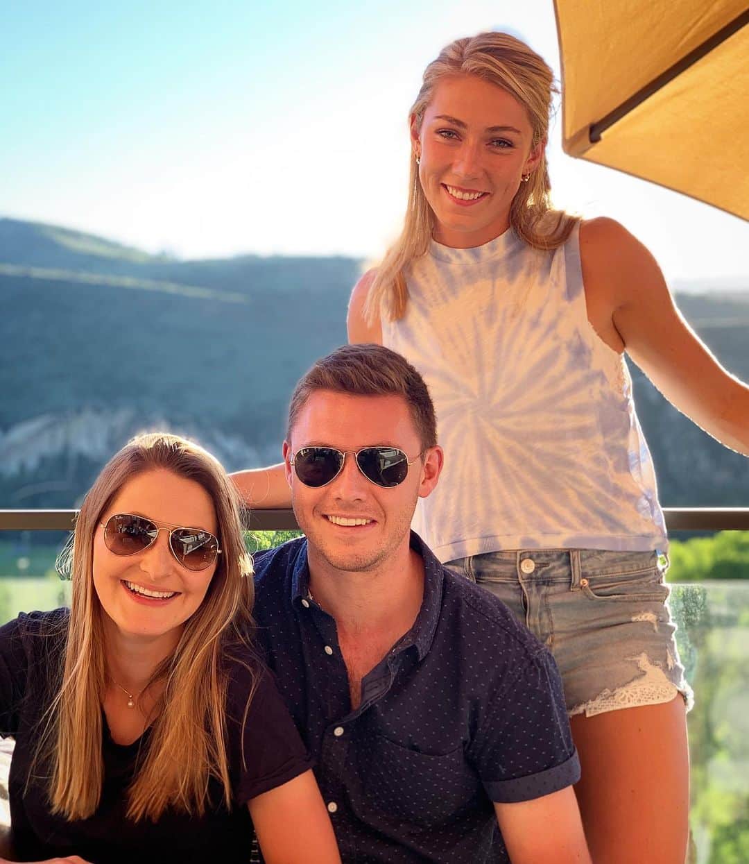 ミカエラ・シフリンのインスタグラム：「Yay for family time 🙌🙌🙌🤗」
