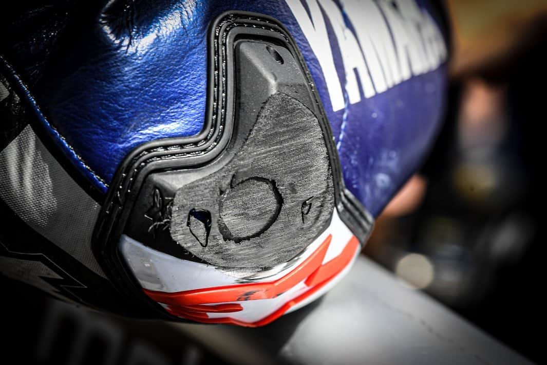 MotoGPさんのインスタグラム写真 - (MotoGPInstagram)「Elbow down consequences 👀 // Swipe left! ⬅️ #GermanGP 🇩🇪 #MotoGP #Motorcycle #Racing #Motorsport」7月7日 1時21分 - motogp