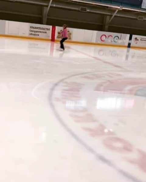 のインスタグラム：「#figureskatingfails」