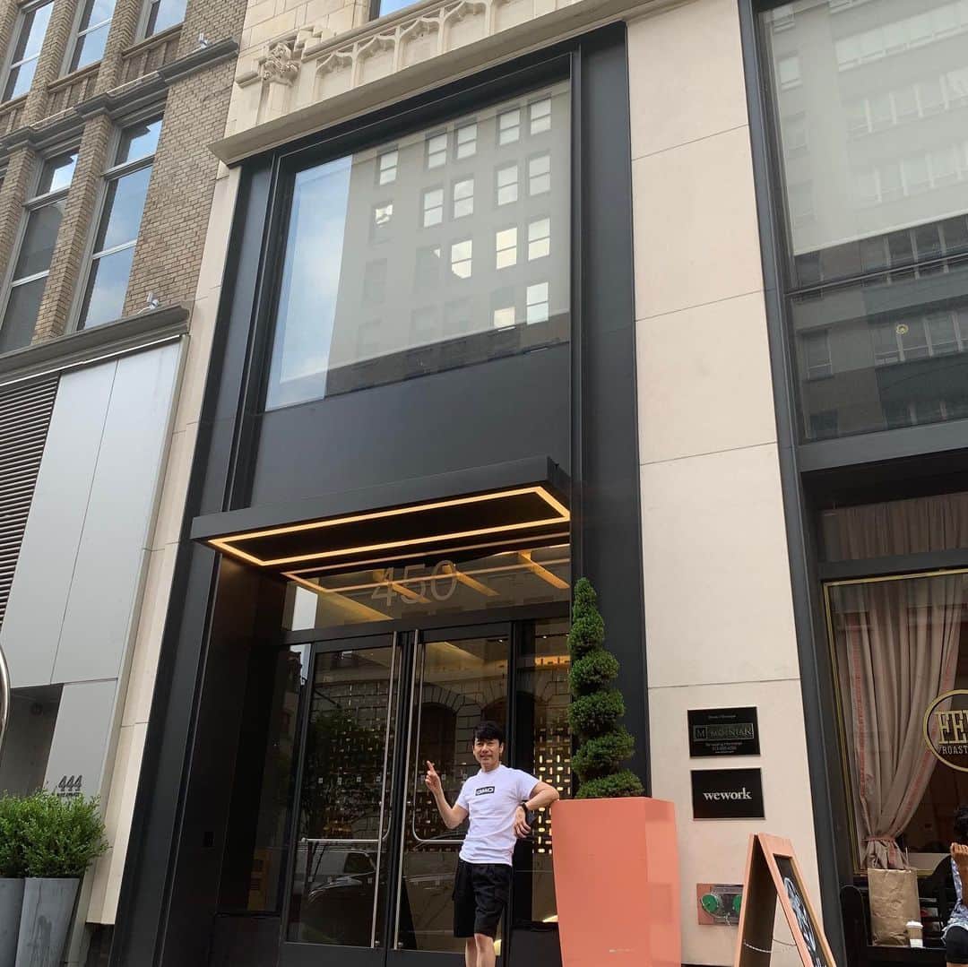 熊谷正寿さんのインスタグラム写真 - (熊谷正寿Instagram)「ニューヨークオフィス前なう。GMOニューヨークオフィスはこじんまりと「wework」をお借りしてます。  #ニューヨーク #newyork #nyc #ny #newyorkcity」7月7日 1時50分 - masatoshi_kumagai