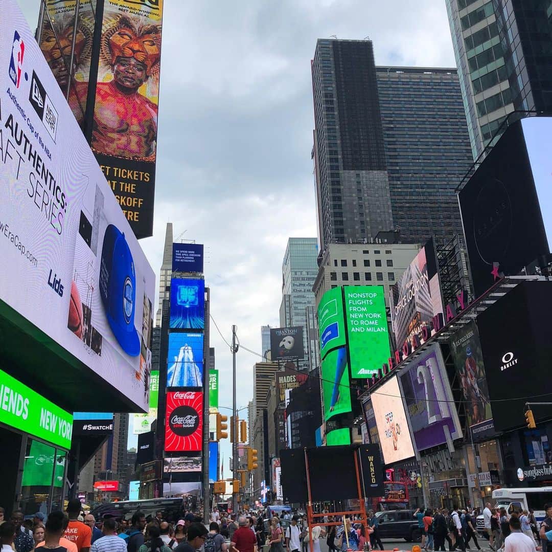 熊谷正寿さんのインスタグラム写真 - (熊谷正寿Instagram)「ニューヨークオフィス前なう。GMOニューヨークオフィスはこじんまりと「wework」をお借りしてます。  #ニューヨーク #newyork #nyc #ny #newyorkcity」7月7日 1時50分 - masatoshi_kumagai