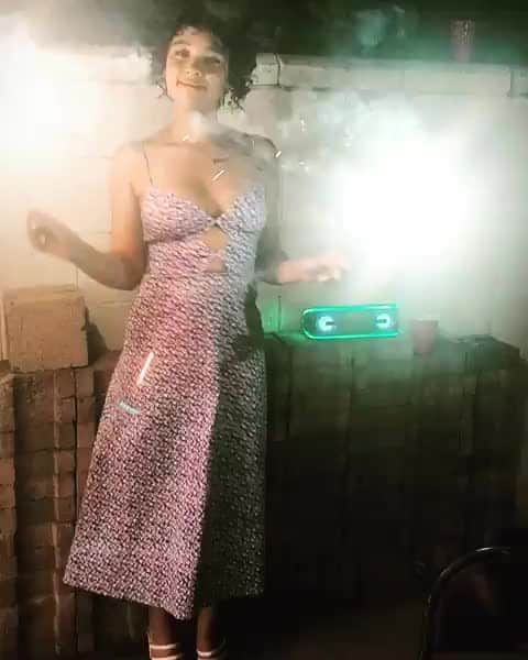 のインスタグラム：「Lighting up your feed with a lil #AlexandraShipp ✨ | 🔁 @alexandrashipppp」