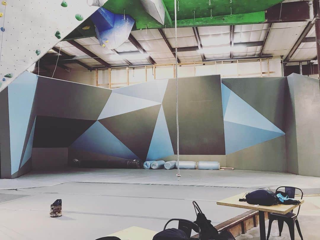 ミーガン・マスカリーナスさんのインスタグラム写真 - (ミーガン・マスカリーナスInstagram)「Can’t wait to climb on the new wall!! 😍😍😍 @springsclimbingcenter #climbing #colorado」7月7日 2時28分 - mjclimbinginthesnow