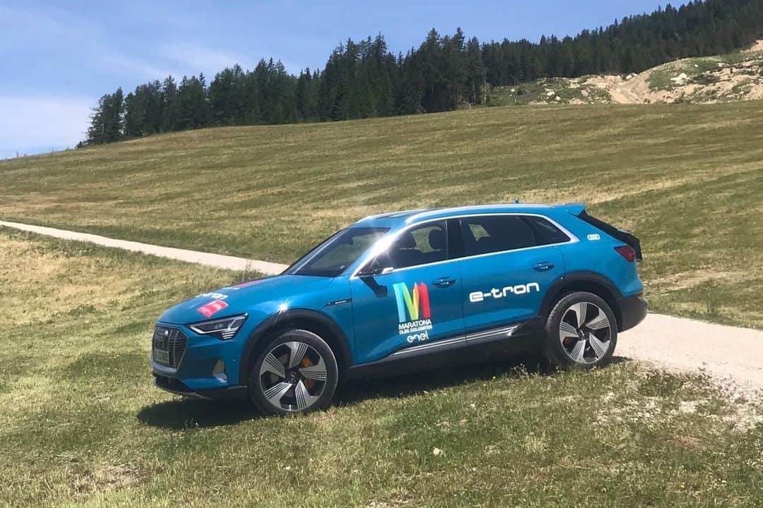Vogue Italiaさんのインスタグラム写真 - (Vogue ItaliaInstagram)「@audi_italia is the official mobility sponsor of the Maratona dles Dolomites, the famous bike race that takes place in the wonderful South Tyrol region - Unesco World heritage site #electrichasgoneaudi #audisummerlive✨Discover more in our Stories 📸Ph: @claravannu」7月7日 2時34分 - vogueitalia