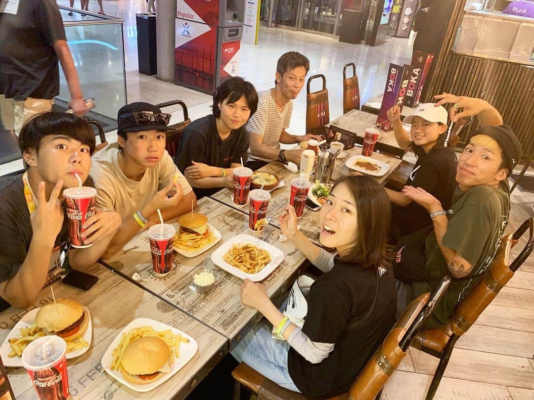 安床武士のインスタグラム：「Semi Finals finished!! @yutogoto Men 5th @chihiro_azuma Women 3rd @misaki._.katayama Women 2nd They are go to Finals!! ・ @ryu_town Men 19th @aoi_iwama0903 Men 23th @suzuca2017 Women 14th Not go to Finals...But You guys runs was good too👍Keep it going!! ・ 準決勝が終了しました。 男子は後藤祐斗が5位で決勝進出、女子は片山実咲が2位、東千尋が3位で決勝進出！ ・ 村田龍は19位、岩間葵は23位、兵山鈴華は14位で決勝進出はなりませんでしたが自分の持っている滑りを発揮できたので次に繋いでくれるかと思います！ ・ 決勝戦は女子が明日(7月7日)14時05分から、男子は16時05分からです！ 応援宜しくお願いします🙏 #WRG2019 #barcelona #rollerfreestyle #inlineskate #Rollerblading #インラインスケート #teamJapan」