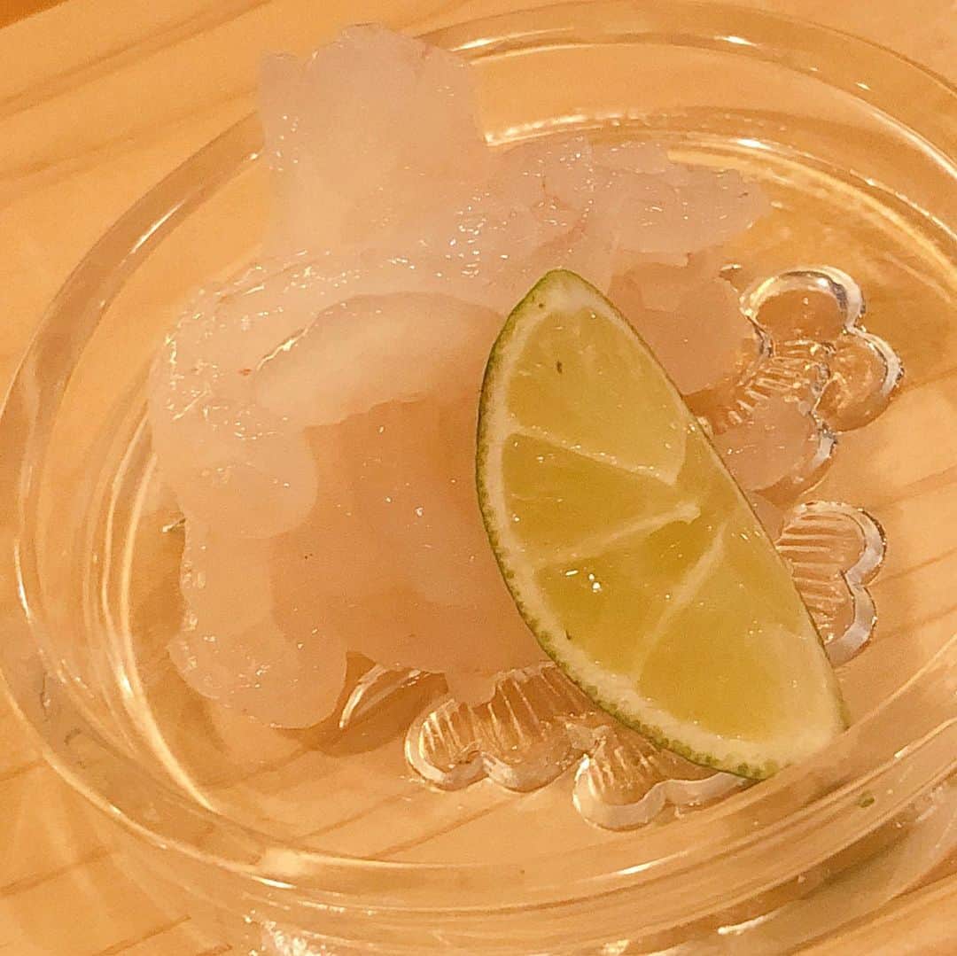 阿部洋子さんのインスタグラム写真 - (阿部洋子Instagram)「🍴 美味しい夜。 久しぶりにお寿司♡ #sushi  #美味しゅうございました」7月7日 8時27分 - hirocoring