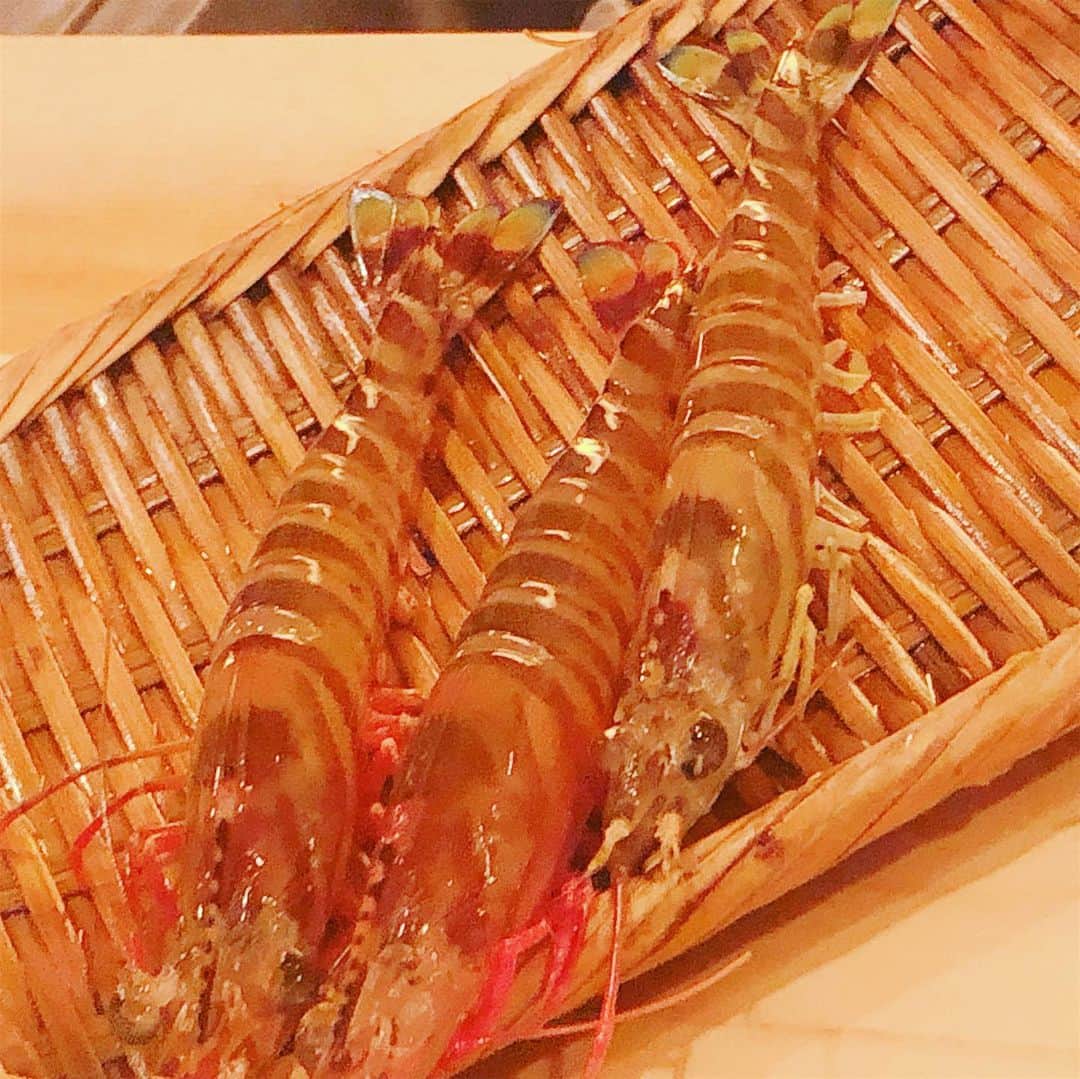 阿部洋子さんのインスタグラム写真 - (阿部洋子Instagram)「🍴 美味しい夜。 久しぶりにお寿司♡ #sushi  #美味しゅうございました」7月7日 8時27分 - hirocoring
