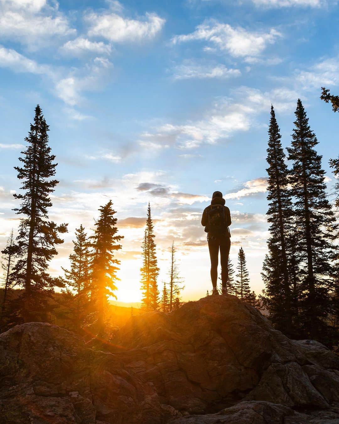 エディー・バウアーさんのインスタグラム写真 - (エディー・バウアーInstagram)「One thing that’s abundantly clear when road-tripping across the American West is that there is no end to opportunity for travel and discovery.  Thanks to long summer days, open roads, miles of trails among peaks and valleys stretching from horizon to horizon, you can throw a rock and hit a bucket-list worthy adventure at every turn!  We’re about halfway through our #EBOnTheRoad trip, en route from Grand Teton National Park to Sun Valley, Idaho where we’ll be hiking and climbing with @eddiebauer guide and athlete @erikleidecker over the next few days. Follow along with stories to see what we get up to!  #liveyouradventure 📷 @nickrlake」7月7日 3時01分 - eddiebauer