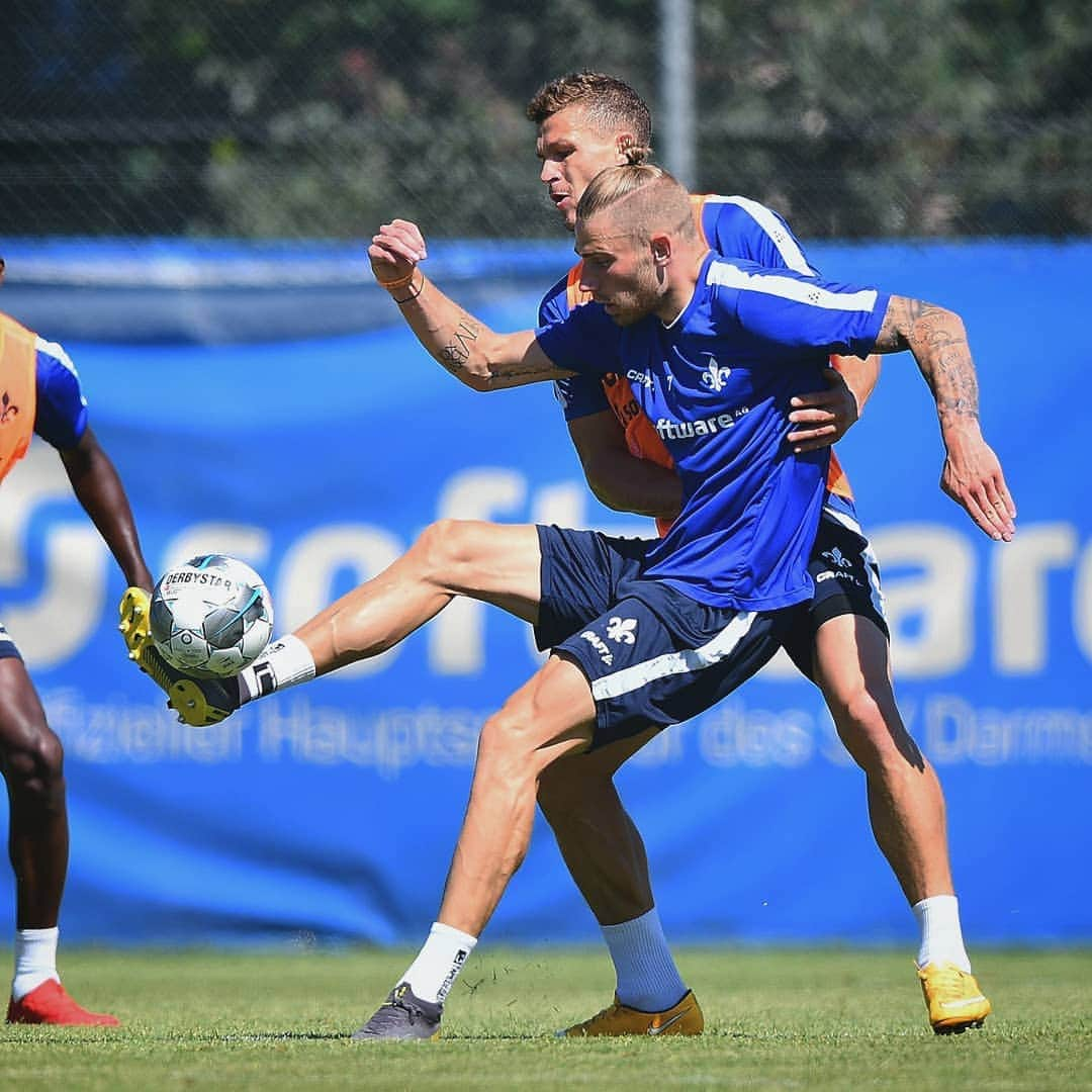 フェリックス・プラッテさんのインスタグラム写真 - (フェリックス・プラッテInstagram)「Preseason ⚽️😊 #nevergiveup」7月7日 3時11分 - felixplatte