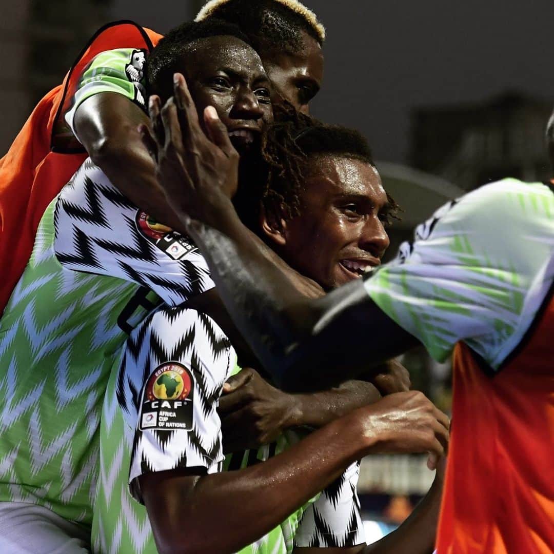 アーセナルFCさんのインスタグラム写真 - (アーセナルFCInstagram)「🇳🇬 Our #naijaboy has done it!  @alexanderiwobi sends #Nigeria through to the #afcon2019 quarter-final  #Iwobi #supereagles」7月7日 3時11分 - arsenal