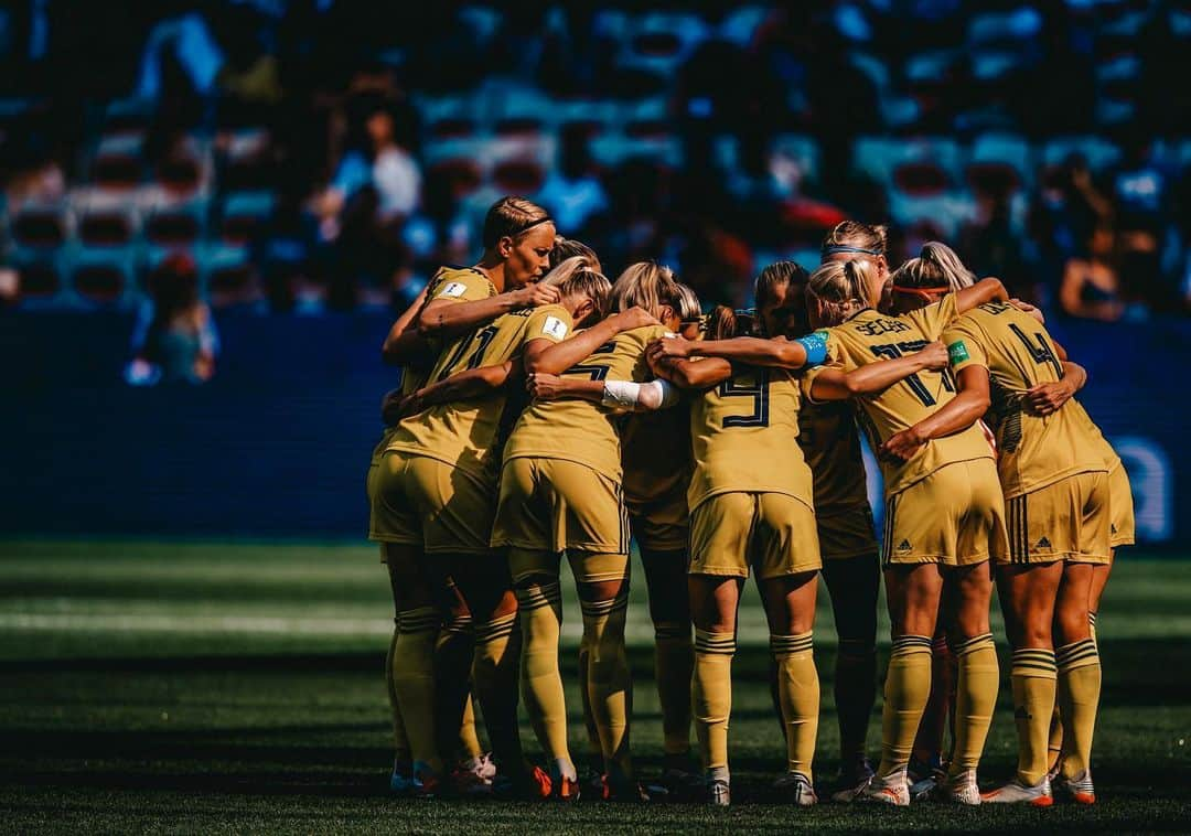 ソフィア・ヤコブソンさんのインスタグラム写真 - (ソフィア・ヤコブソンInstagram)「VM-BRONS!!!!! 🇸🇪💛💙 #FIFAWWC #2019 #daretoshine」7月7日 3時24分 - sofiajakobsson