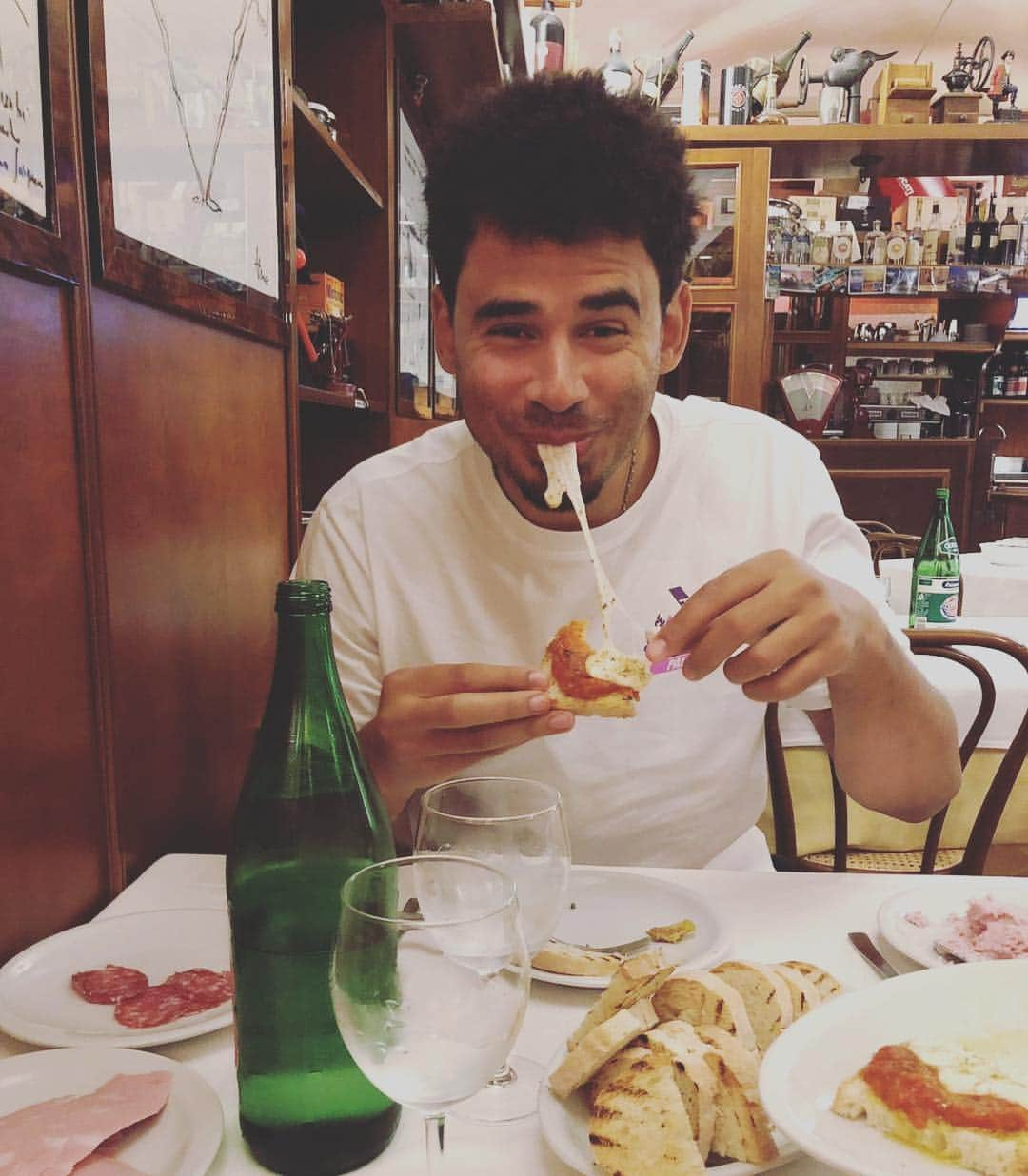 アフロジャックさんのインスタグラム写真 - (アフロジャックInstagram)「cheat day」7月7日 3時42分 - afrojack