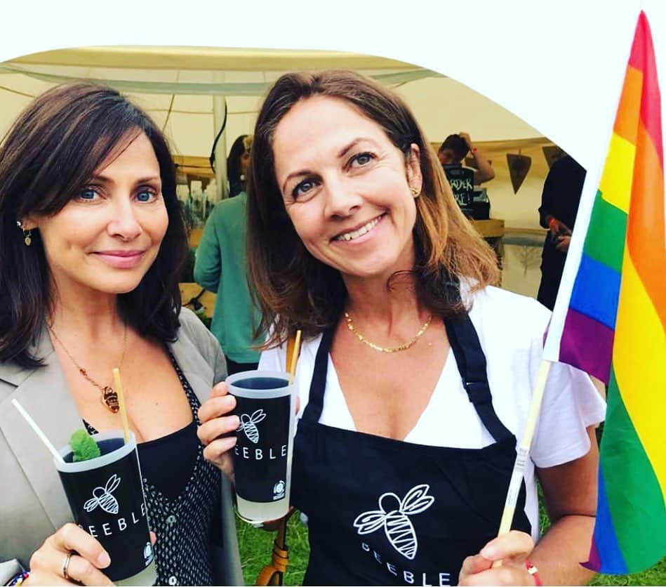 ナタリー・インブルーリアさんのインスタグラム写真 - (ナタリー・インブルーリアInstagram)「It is buzzing at the @beebledrinks tent! Get down there if you are at Cornbury Festival! So good to see you all 😘❤️ And Happy #londonpride 🌈🎉」7月7日 3時45分 - natalie_imbruglia