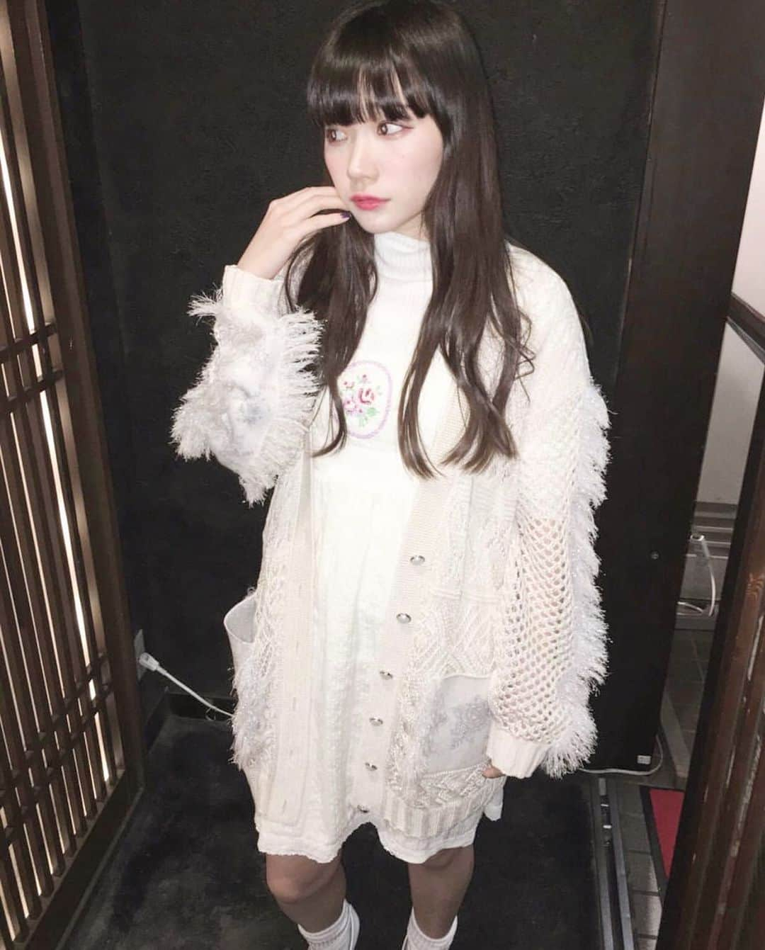 東佳苗さんのインスタグラム写真 - (東佳苗Instagram)「rurumu:2019ss snap❤︎❤︎❤︎ それぞれ同じ服なんだけど何故か全員いちばん似合う…🥺っていつも思ってます… 服が個性に掌握されてるのを見るのは嬉しい  #rurumu #rurumu2019ss #平松可奈子 #ゆっきゅん #茉弥 #ぱいぱいでか美 #ひらく #7A」7月7日 4時03分 - usagi_kanae