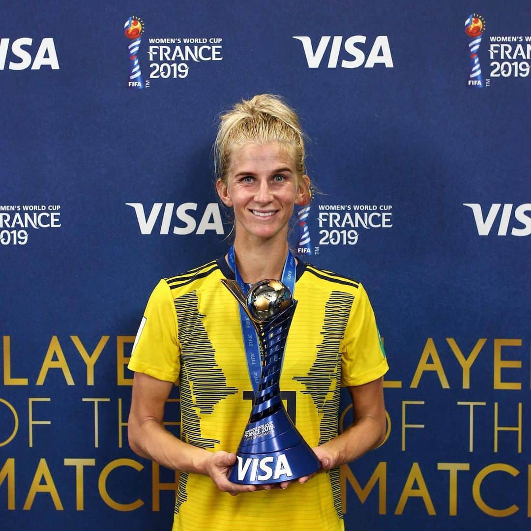 FIFAワールドカップさんのインスタグラム写真 - (FIFAワールドカップInstagram)「Congratulations to 🇸🇪 @sofiajakobsson! The #PlayeroftheMatch presented by Visa for #ENGSWE! #FIFAWWC」7月7日 4時27分 - fifaworldcup