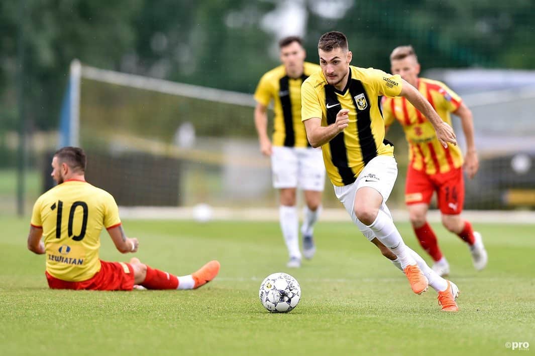 フィテッセさんのインスタグラム写真 - (フィテッセInstagram)「Match vs Korona Kielce: 1-1 ⚽️🇵🇱 ⠀⠀⠀⠀⠀⠀⠀⠀⠀ ⠀⠀⠀⠀⠀⠀⠀⠀⠀ ⠀⠀⠀⠀⠀⠀⠀⠀⠀ #Vitesse」7月7日 4時55分 - mijnvitesse