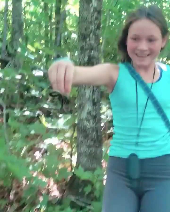 のインスタグラム：「SHE CAUGHT A SNAKE!!! @imsveamarie is the most fearless 12 year old i know. a true legend hahah」