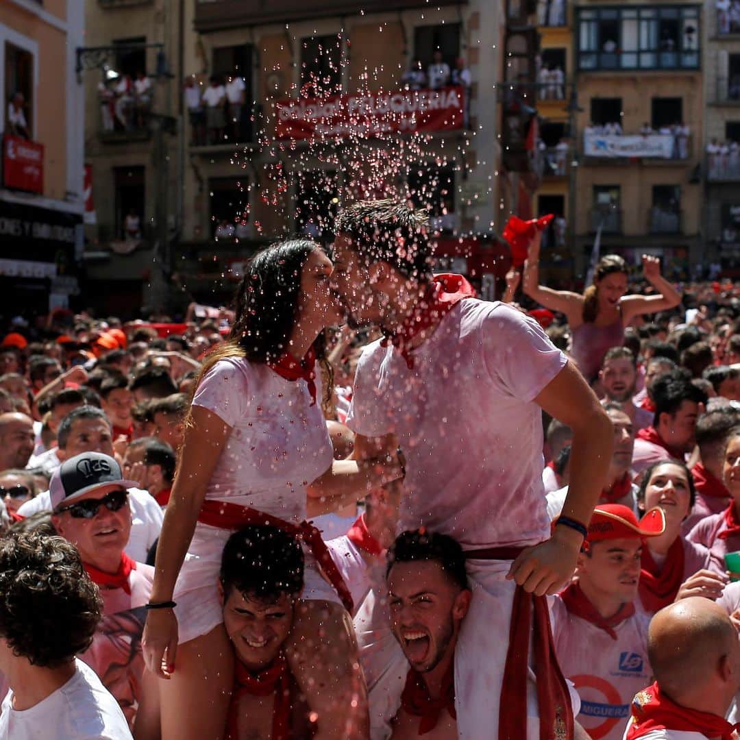 NBC Newsさんのインスタグラム写真 - (NBC NewsInstagram)「Paula Lopez and Diego Roldan kiss during the opening of the San Fermin festival in #Pamplona, #Spain, on Saturday. The festival is one of several bull-running events in Spain, and more than one million people attend each year. . 📷 Jon Nazca / @reuters」7月7日 5時43分 - nbcnews