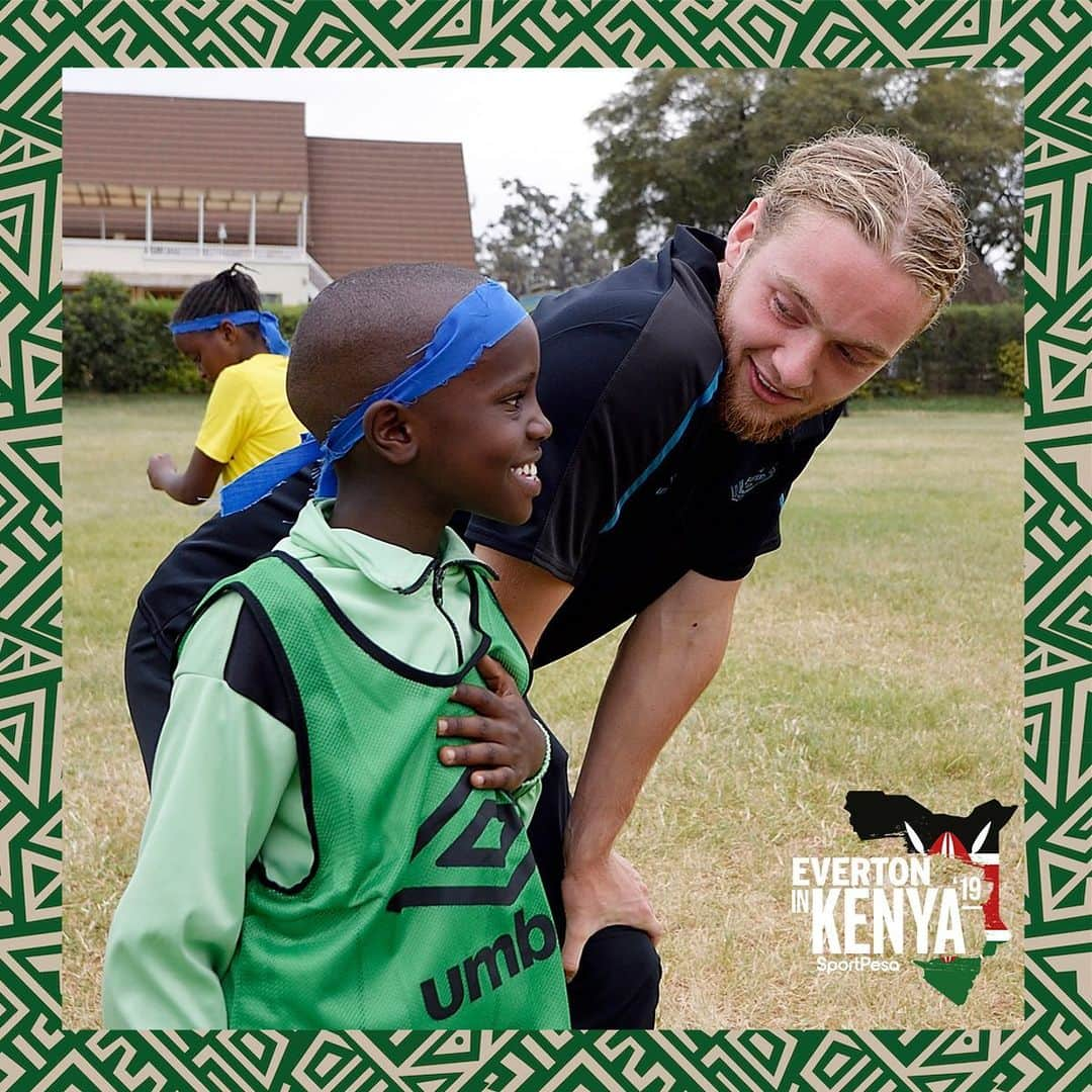 エヴァートンFCさんのインスタグラム写真 - (エヴァートンFCInstagram)「Boss day in Kenya. 🔵🇰🇪 • • • #everton #efc #evertoninkenya #pl #epl #nairobi #kenya #football #africa」7月7日 6時01分 - everton