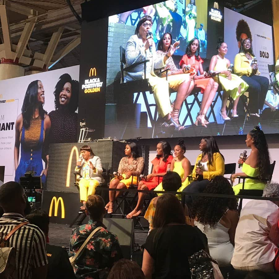 ラ・ラ・アンソニーさんのインスタグラム写真 - (ラ・ラ・アンソニーInstagram)「I had a great time hosting the “We Shine” panel @essencefest! It was so amazing to speak with these female entrepreneurs and hear them share their advice and success stories! #ad #blackandpositivelygolden #wearegolden」7月7日 6時15分 - lala