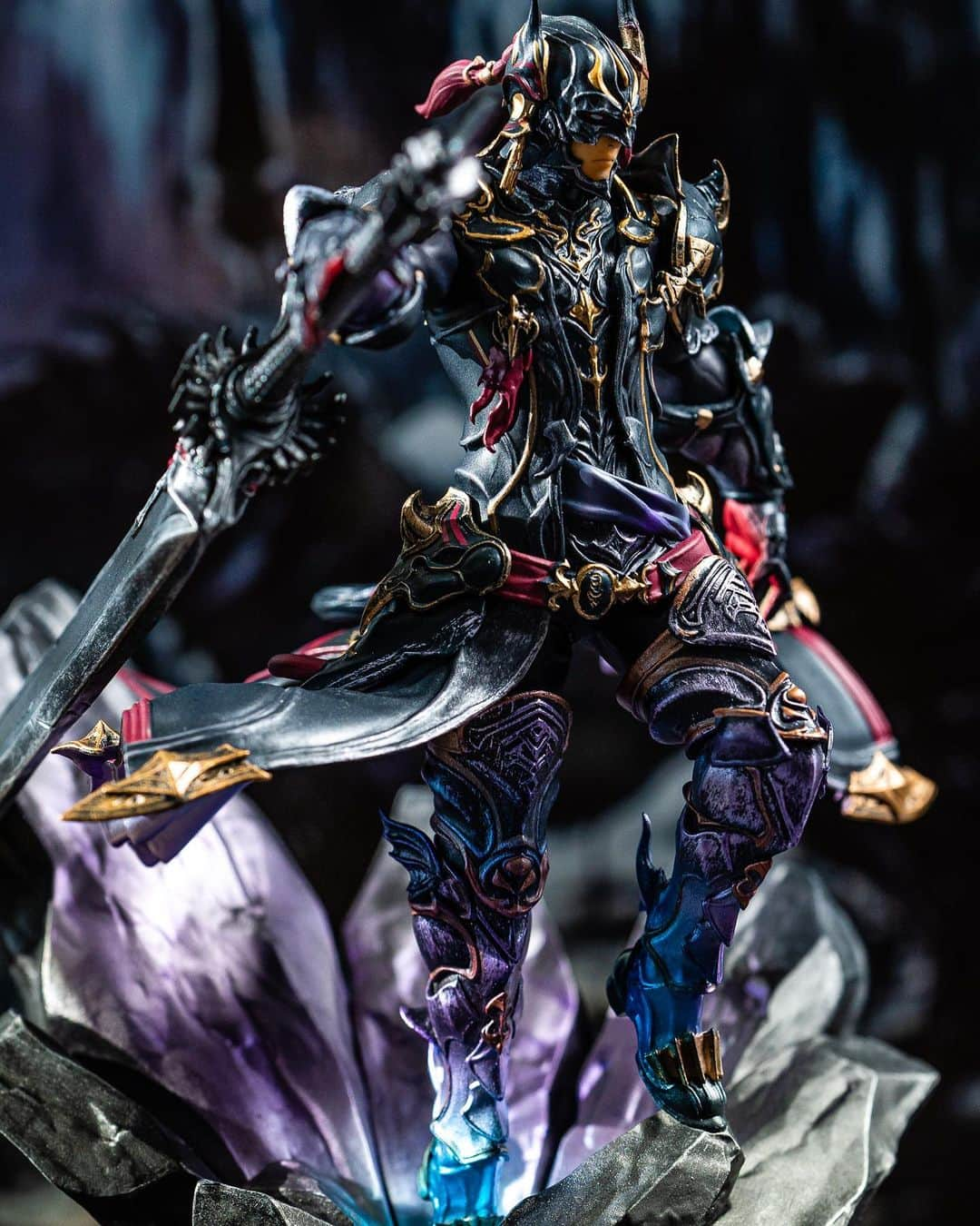 PlayStationさんのインスタグラム写真 - (PlayStationInstagram)「Behold! The Dark Knight statue included with the #FFXIV Shadowbringers Collector's Edition. How goes your quest to return night to Norvrandt, Warriors of Darkness?」7月7日 6時31分 - playstation