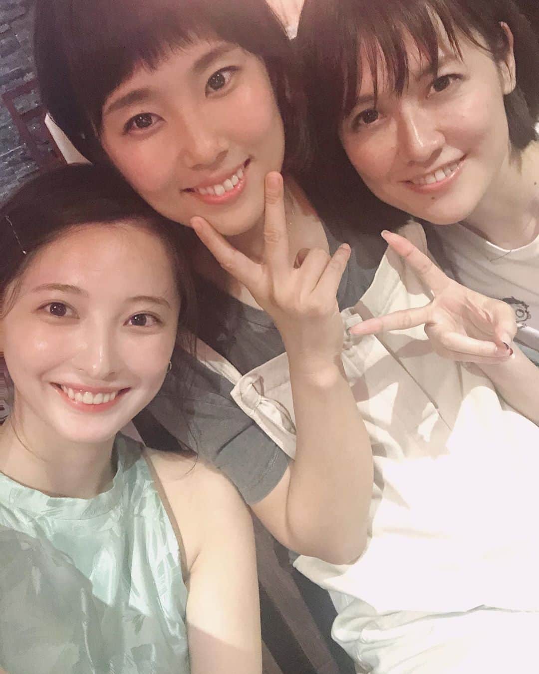 大石絵理のインスタグラム：「だいすきなメイクのスミさんと編集の歌田さん🥰🍴」