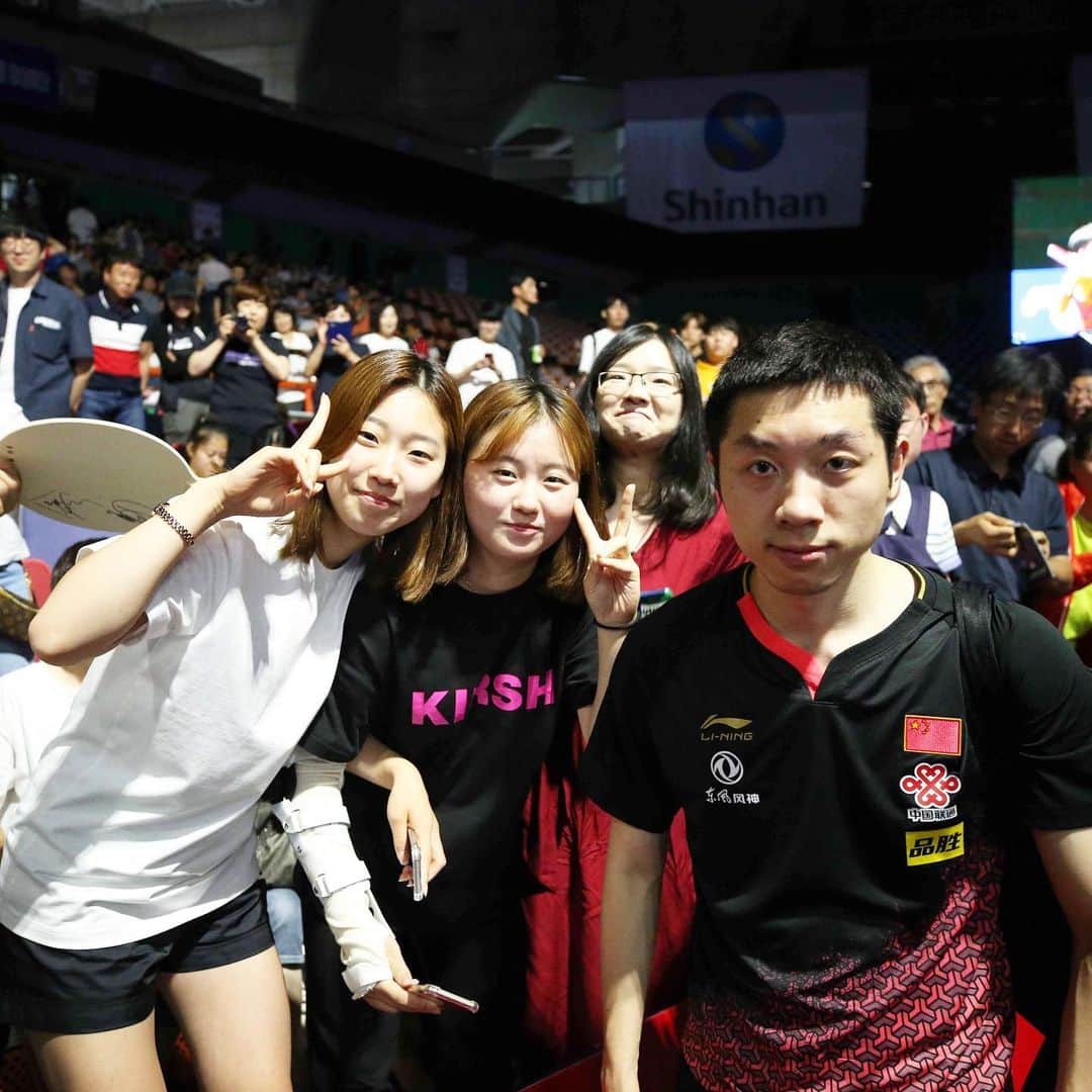ITTF Worldさんのインスタグラム写真 - (ITTF WorldInstagram)「He's a popular man in Busan! 🤗  Hit ❤️ if you're also a fan of Xu Xin!  #ITTFWorldTour #2019KoreaOpen」7月7日 16時44分 - wtt