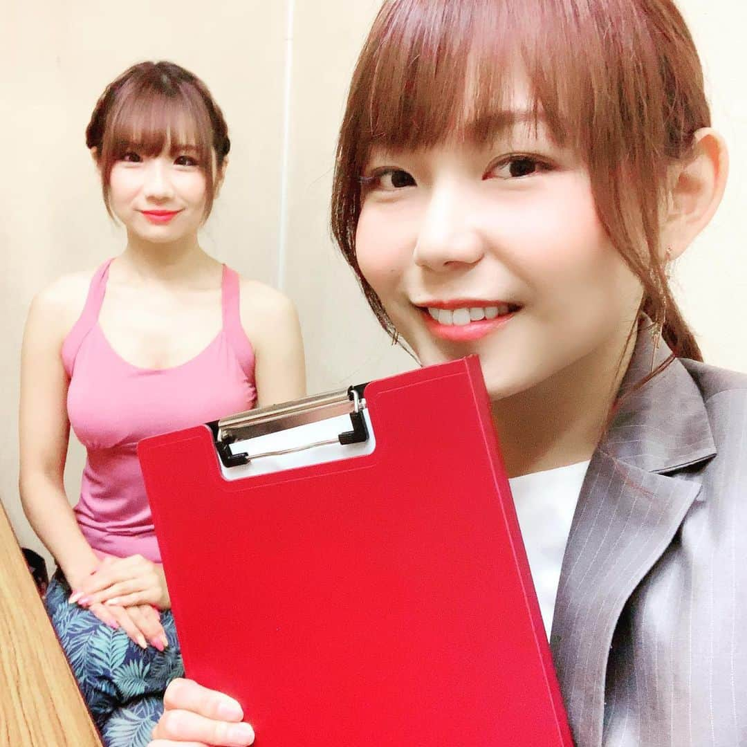 優木瑛美さんのインスタグラム写真 - (優木瑛美Instagram)「寄り目して…る、の？ . アツギさんの素敵なインナーを使用した、リリー氏とのヨガイベント！！！大盛況(だと思う)で安心しました🥰✨ . 今から打ち上げーーー！呑まんけどww . おつかれっした！！ . #コープこうべ #シーア #jr住吉 #アツギ #クリアビューティーアクティブ #ヨガ #体験」7月7日 16時55分 - emi_yuuki