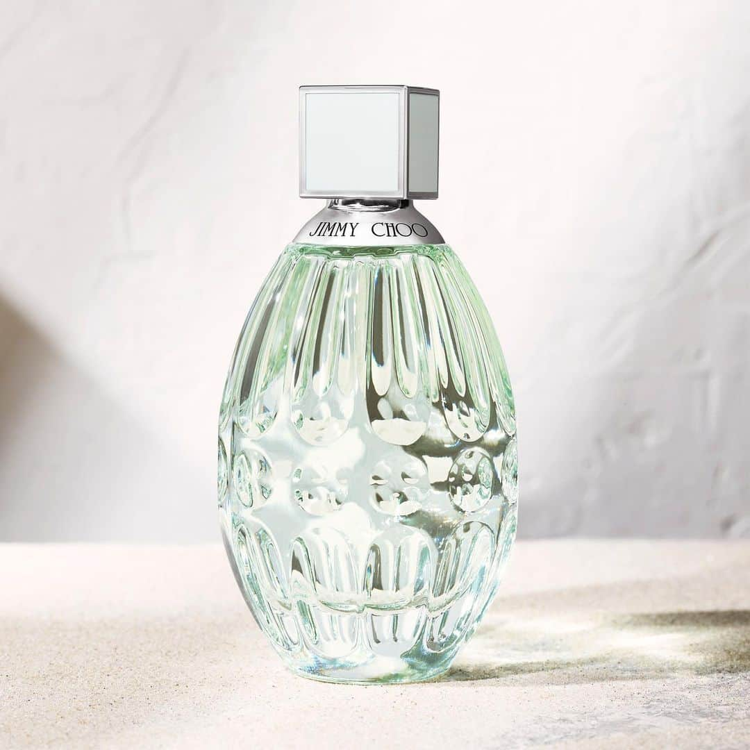 Jimmy Chooさんのインスタグラム写真 - (Jimmy ChooInstagram)「Embrace the new season with our FLORAL fragrance, featuring notes of magnolia blossom and sweet pea #JimmyChoo」7月7日 16時56分 - jimmychoo