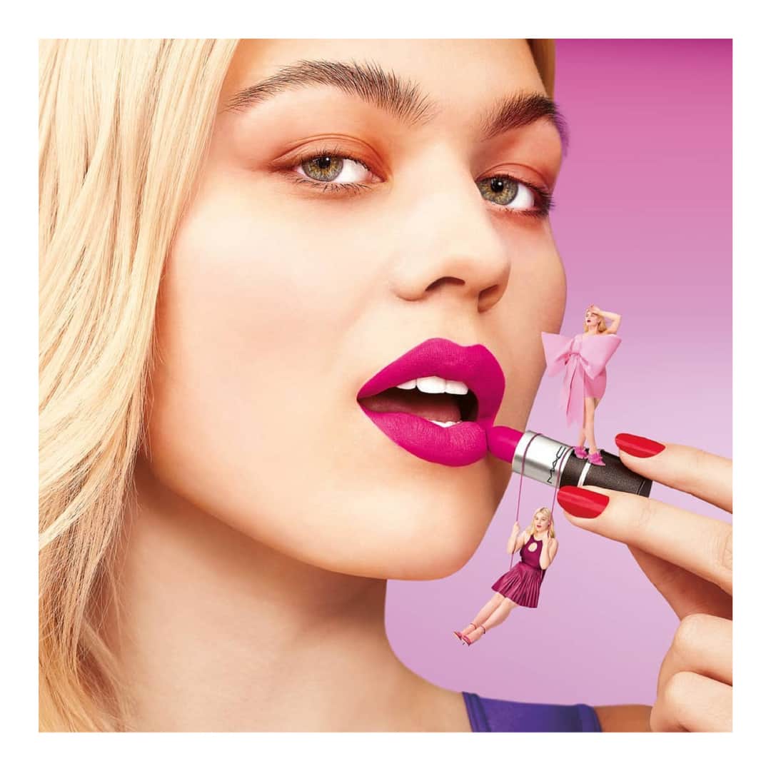 さんのインスタグラム写真 - (Instagram)「Как только ты достанешь помаду #MiniMAC Lipstick — Flat Out Fabulous, ее тут же захотят все. Но мини-формат не создан для того, чтобы делиться 😈 ⠀ #MACCosmeticsRussia」7月7日 17時00分 - maccosmeticsrussia
