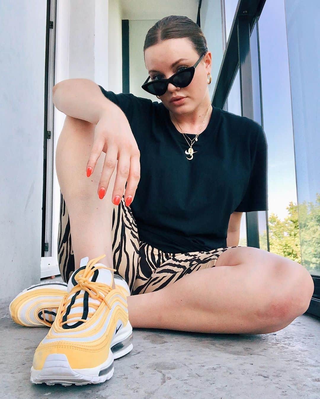 ASOSさんのインスタグラム写真 - (ASOSInstagram)「Some serve Sunday brunch, some just straight up serve 😎 📸 @asos_lotte 🔎 Nike Yellow Air Max 97 trainers (1386920)」7月7日 17時15分 - asos