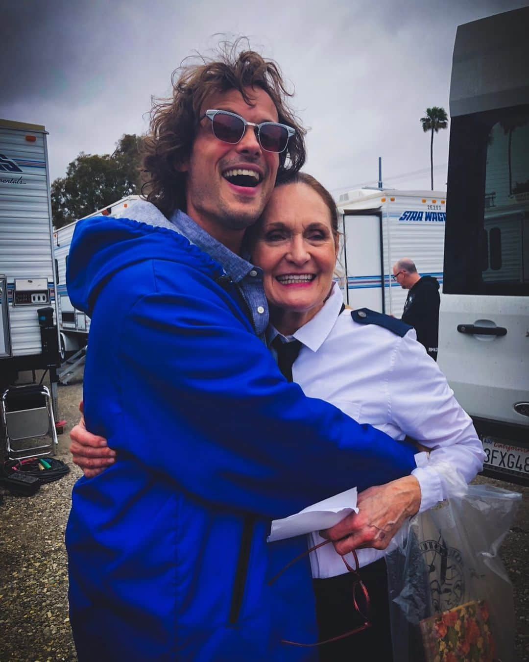 マシュー・グレイ・ギュブラーさんのインスタグラム写真 - (マシュー・グレイ・ギュブラーInstagram)「finally reunited and hoping she’s isn’t questioning my commitment to sparkle motion ✨🌪」7月7日 8時55分 - gublergram