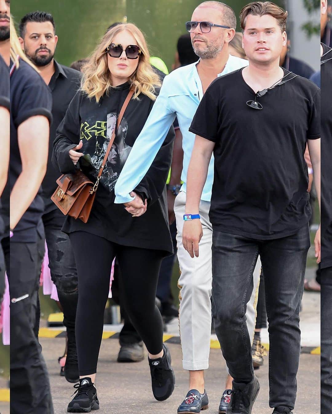 Just Jaredさんのインスタグラム写真 - (Just JaredInstagram)「@adele shows off a slimmer figure as she and close friend Paul Drayton check out @celinedion’s performance! #Adele Photos: Getty」7月7日 9時05分 - justjared