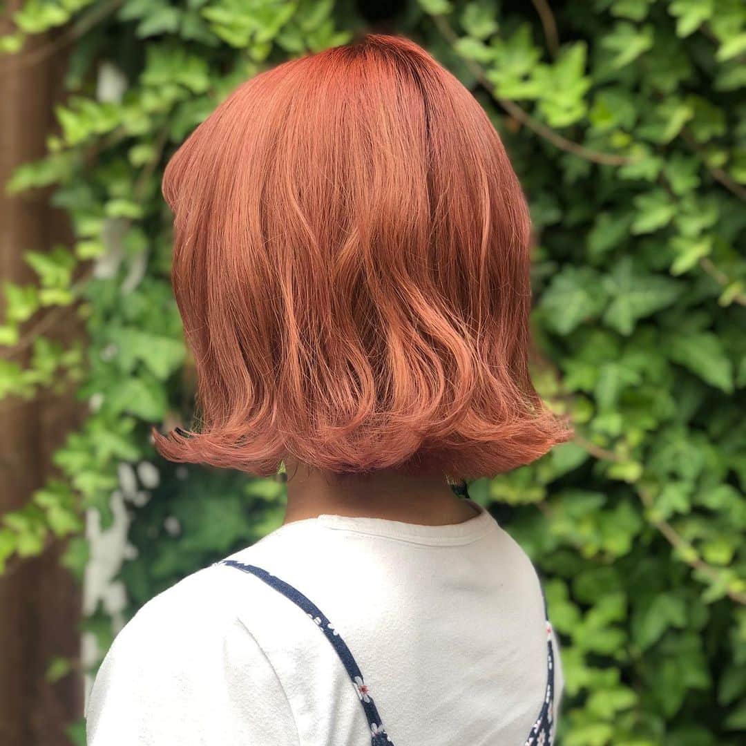 【北堀江・美容室 peaks hair】のインスタグラム：「アプリコットベージュ  夏カラー  wカラー  ファイバープレックス  イルミナカラー  切りっぱなしボブ  スタイリスト須浪  #peakshair #ピークスヘアー#堀江#北堀江#美容室#Instagood#Instahair#hairstyle#Instafashion#イルミナカラー#小顔#美意識#おしゃれな人と繋がりたい#おしゃれ#お洒落#ヘアアレンジ#ヘアスタイル」